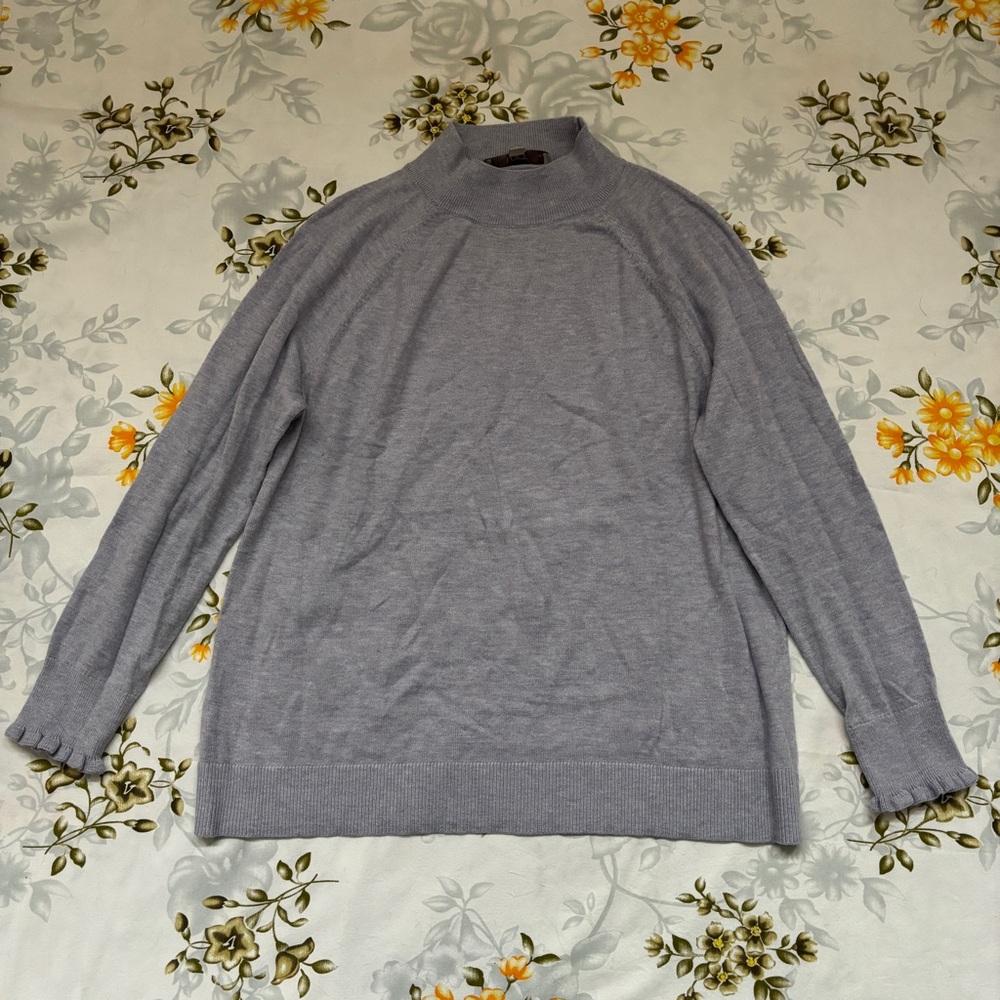 LOFT Size LP Long Sleeve Lettuce Hem Sweater